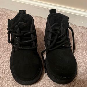 Black ugg boot